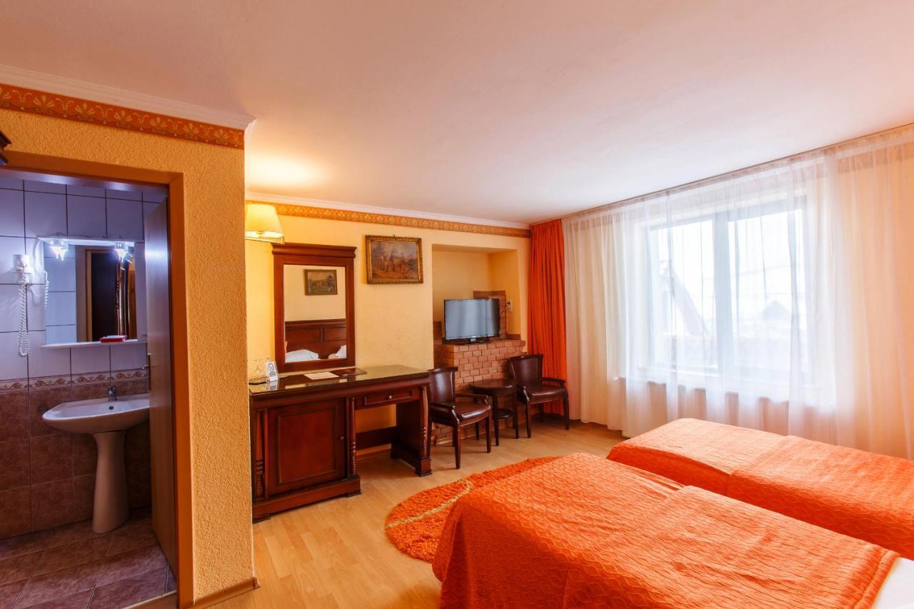 Domeniul Dracula Danes Hotel ภายนอก รูปภาพ