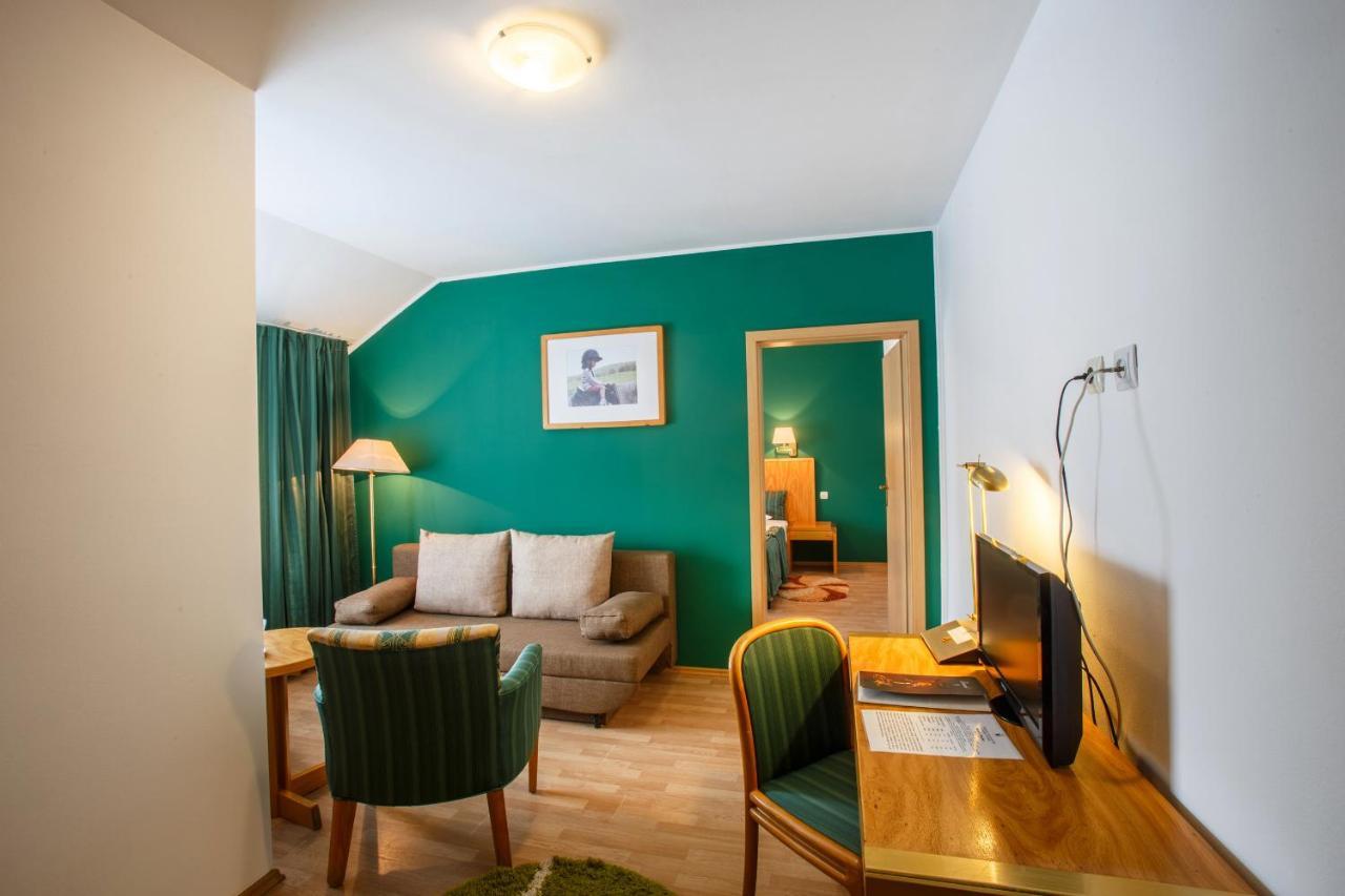 Domeniul Dracula Danes Hotel ภายนอก รูปภาพ