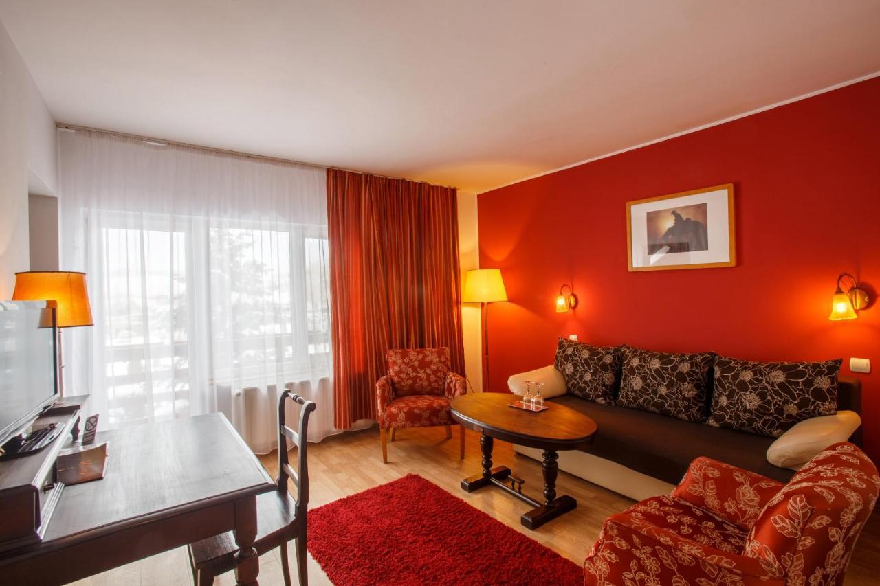 Domeniul Dracula Danes Hotel ภายนอก รูปภาพ