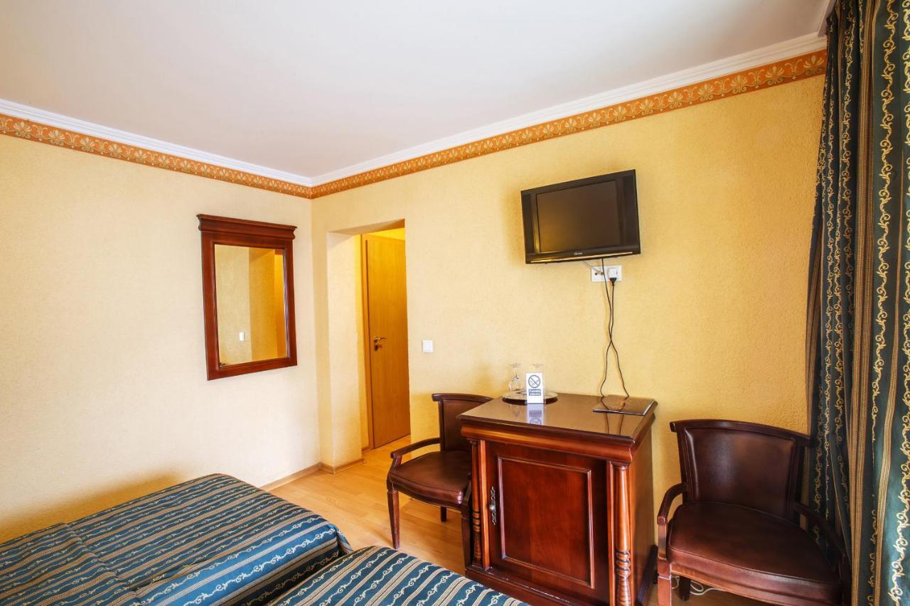 Domeniul Dracula Danes Hotel ภายนอก รูปภาพ