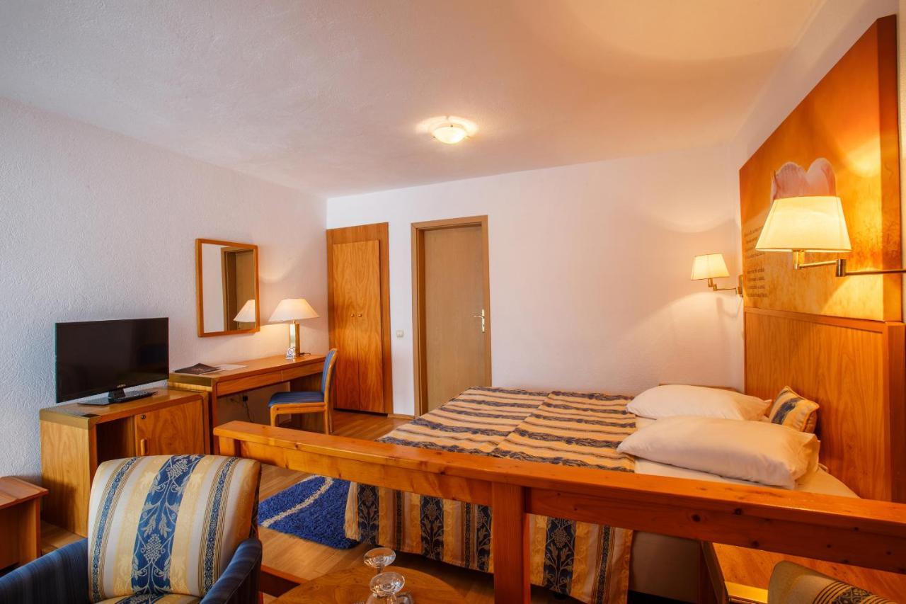 Domeniul Dracula Danes Hotel ภายนอก รูปภาพ
