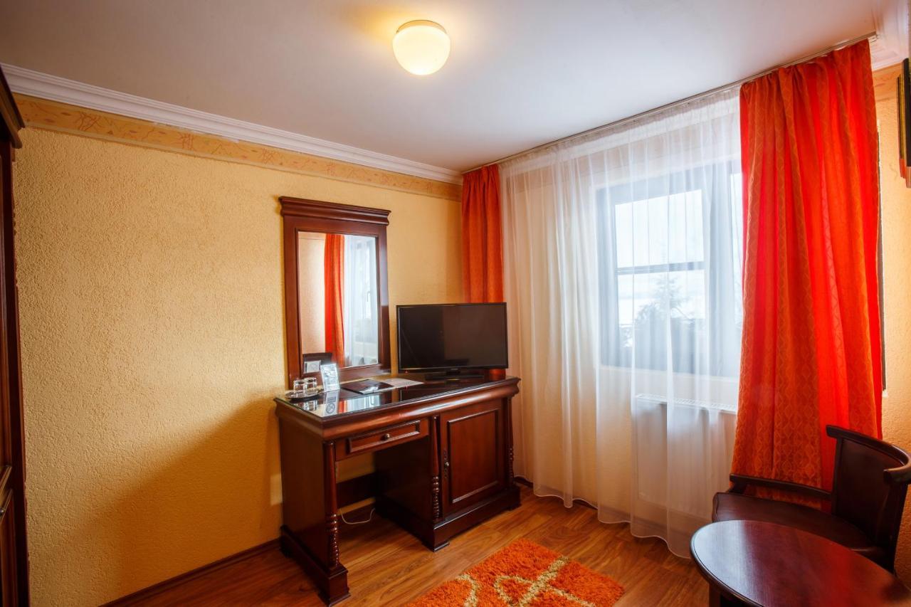 Domeniul Dracula Danes Hotel ภายนอก รูปภาพ