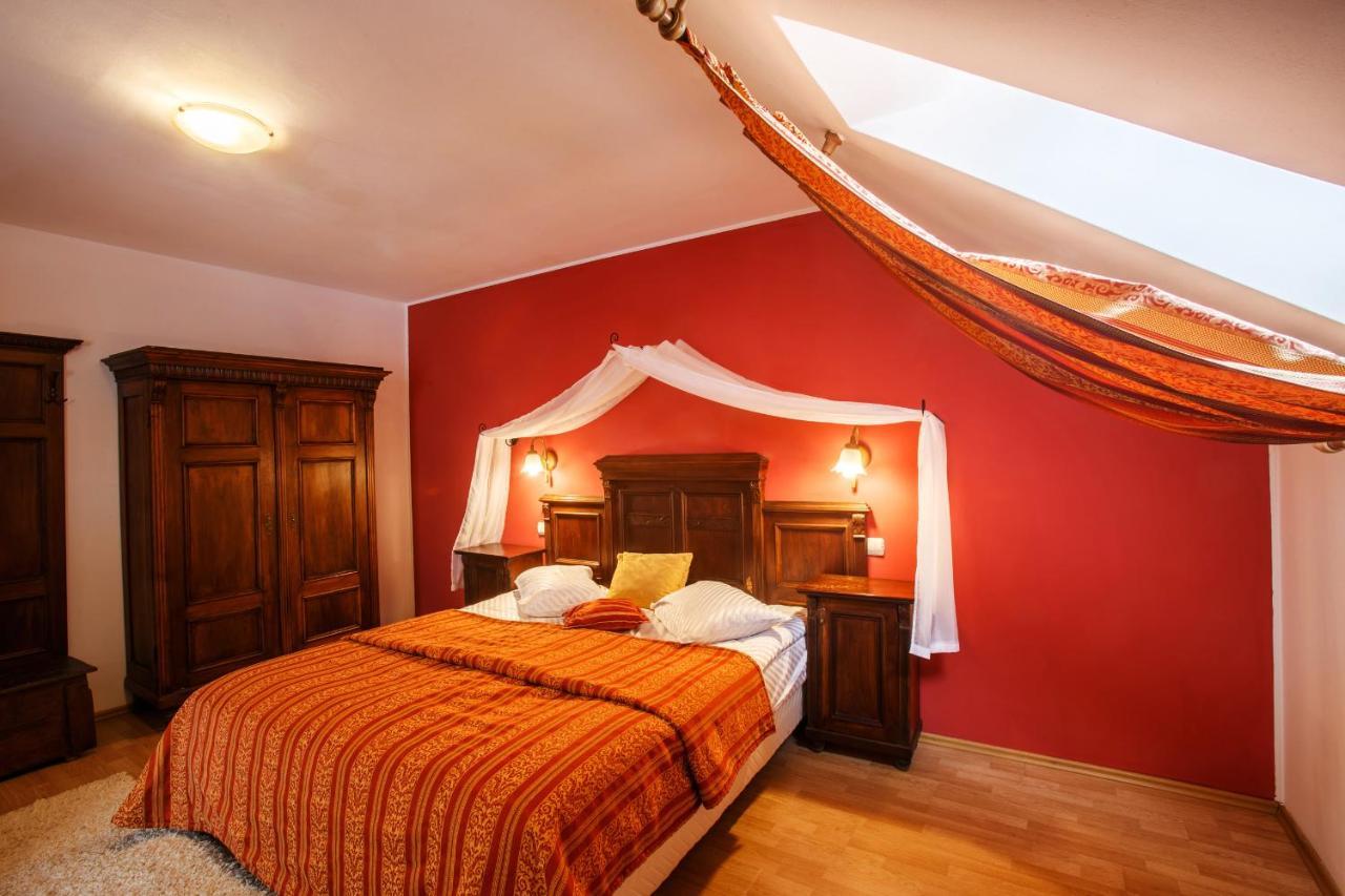 Domeniul Dracula Danes Hotel ภายนอก รูปภาพ