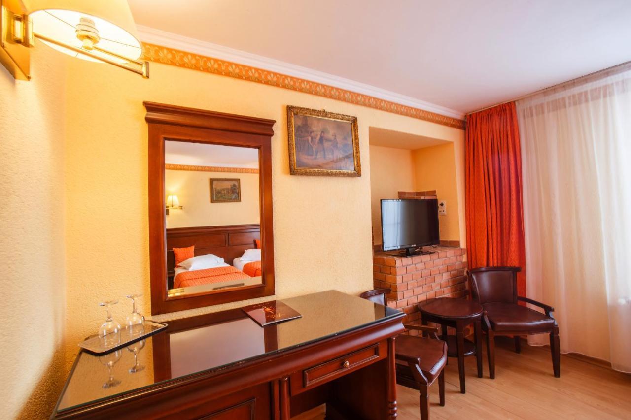 Domeniul Dracula Danes Hotel ภายนอก รูปภาพ