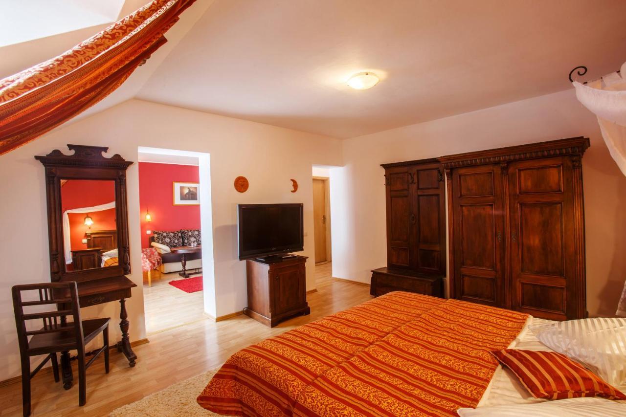 Domeniul Dracula Danes Hotel ภายนอก รูปภาพ