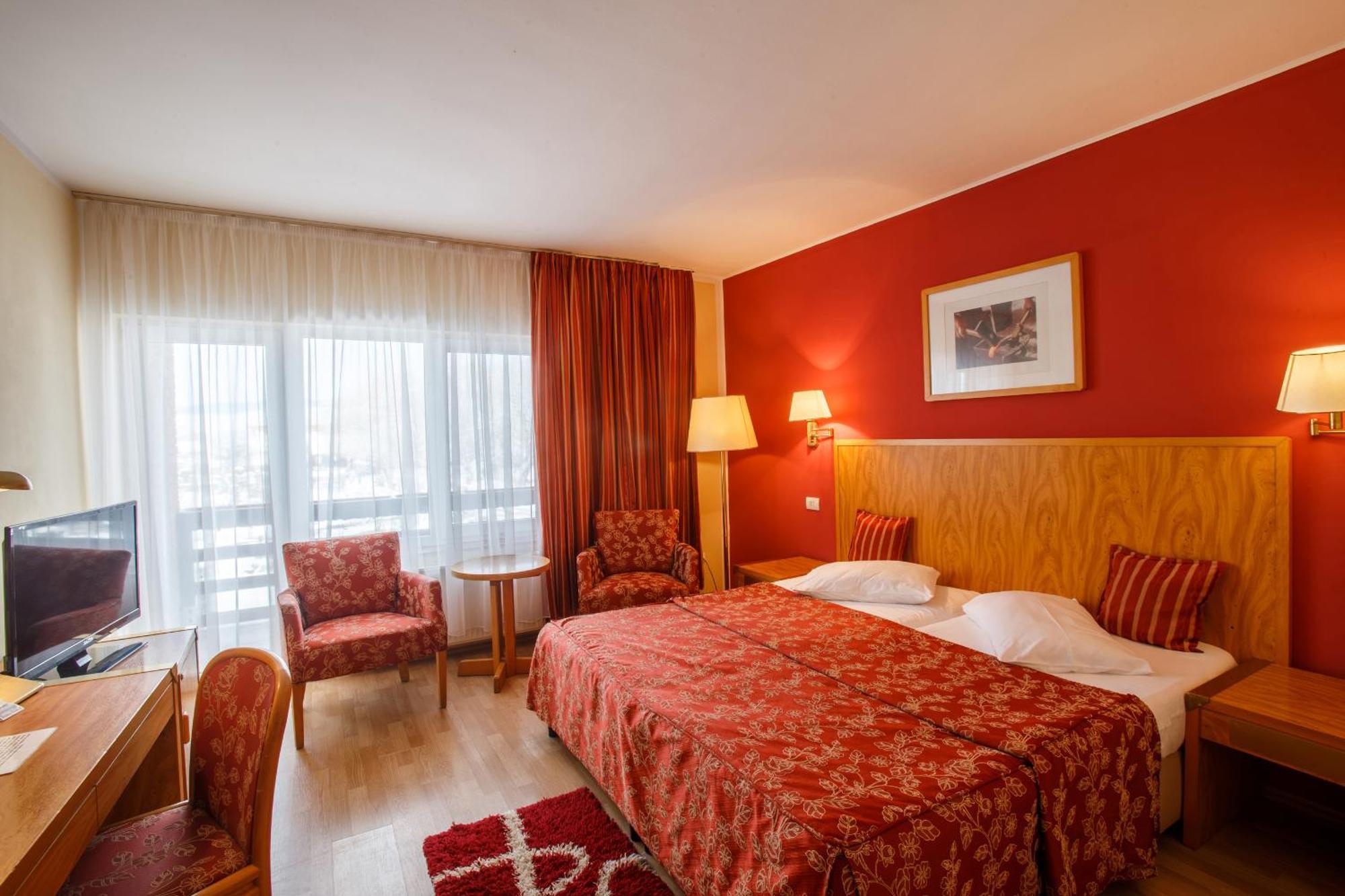 Domeniul Dracula Danes Hotel ภายนอก รูปภาพ